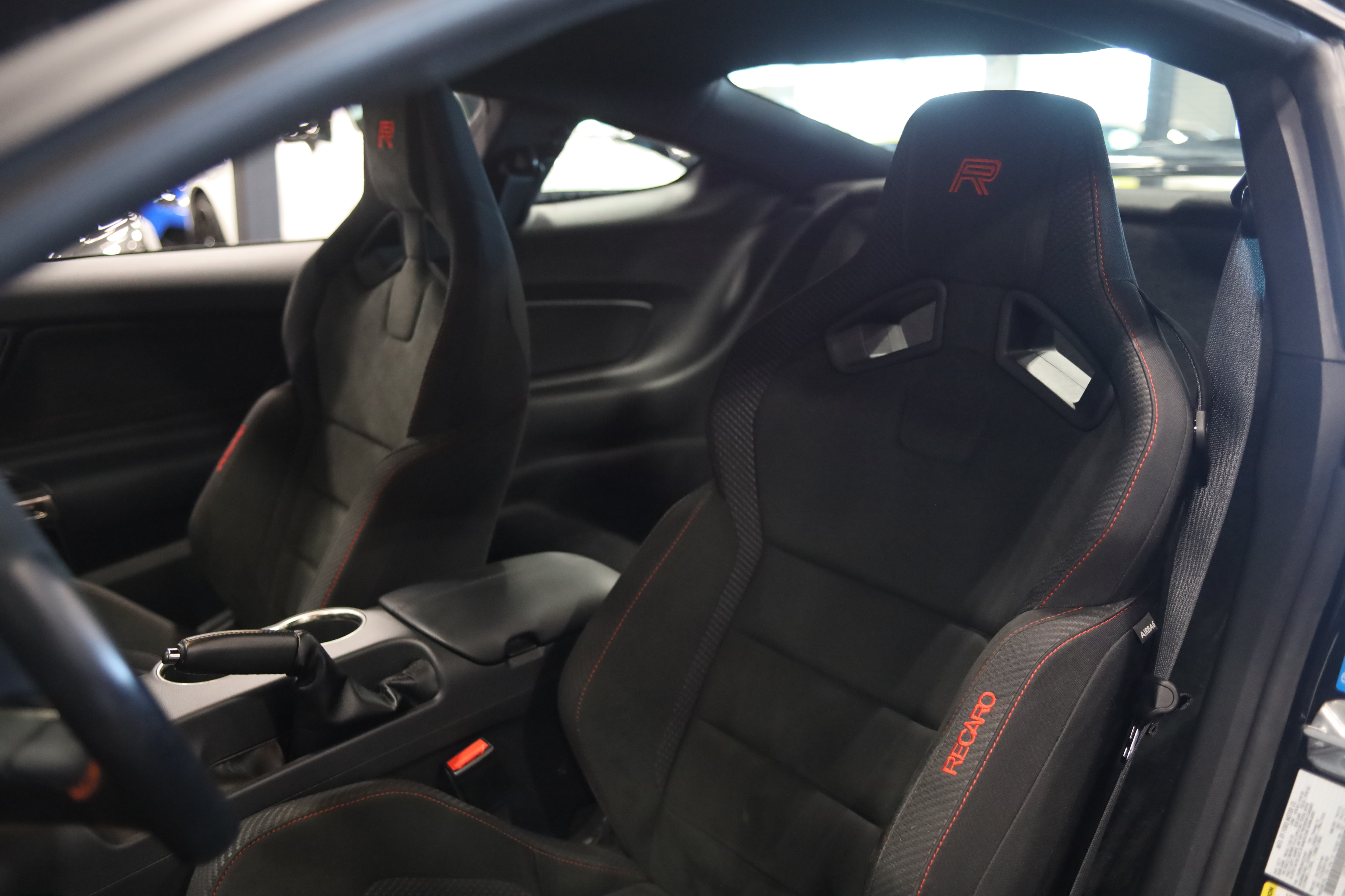 Used 2017 Ford Mustang Shelby GT350R w/ GT350R Equipment Group 920A RWD image 17