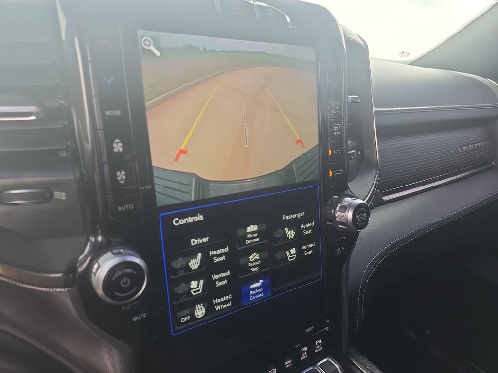 Used 2020 RAM 2500 Limited w/ Black Appearance Package AWD/4WD image 23