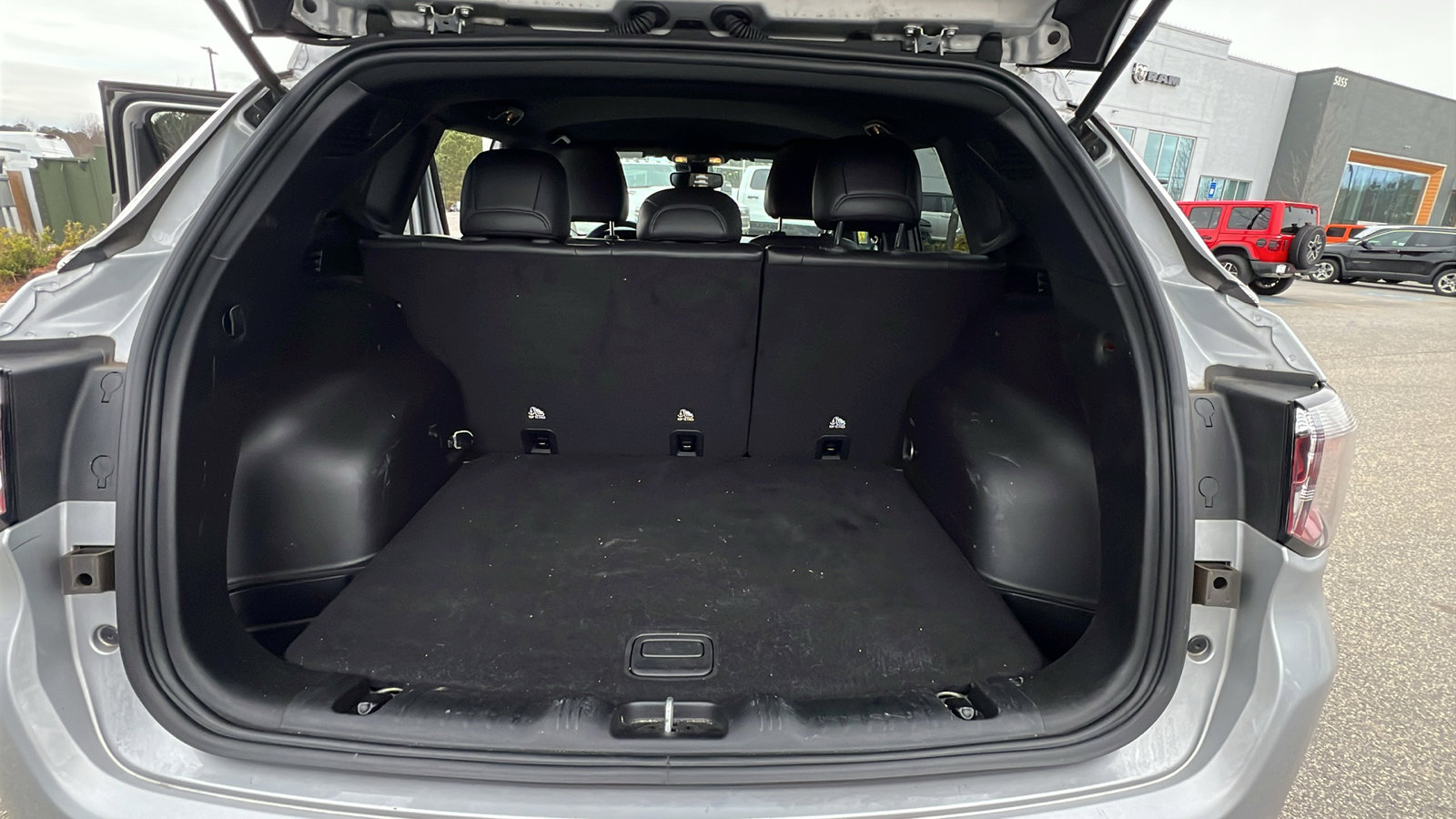 Used 2024 Jeep Compass Latitude image 13