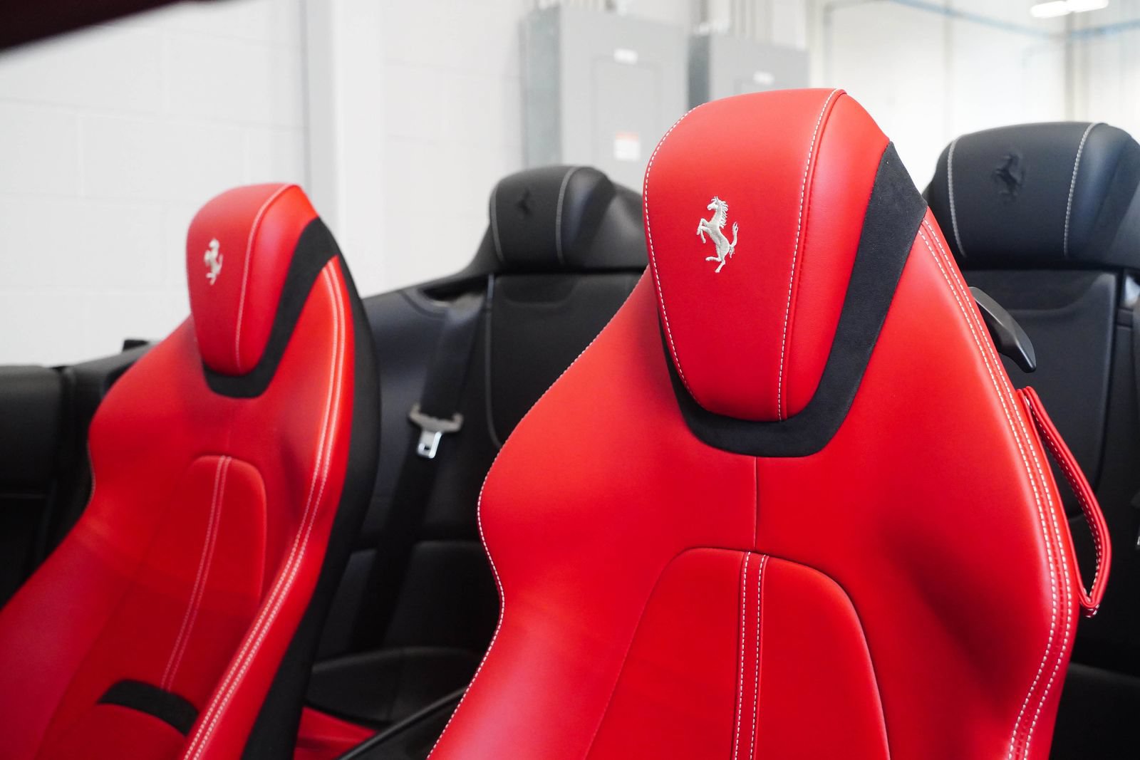 Used 2024 Ferrari Roma Spider RWD image 15