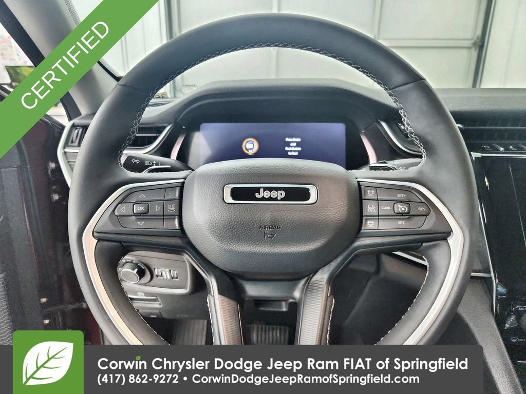 Used 2023 Jeep Grand Cherokee Laredo w/ Luxury Tech Group I AWD/4WD image 21