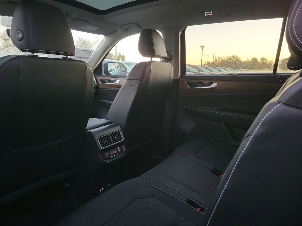 New 2026 Volkswagen Atlas SE image 5