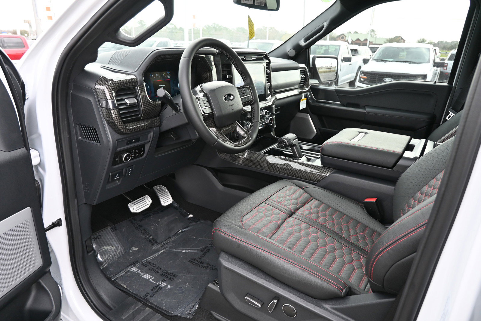 New 2025 Ford F150 Lariat w/ Equipment Group 502A High image 15