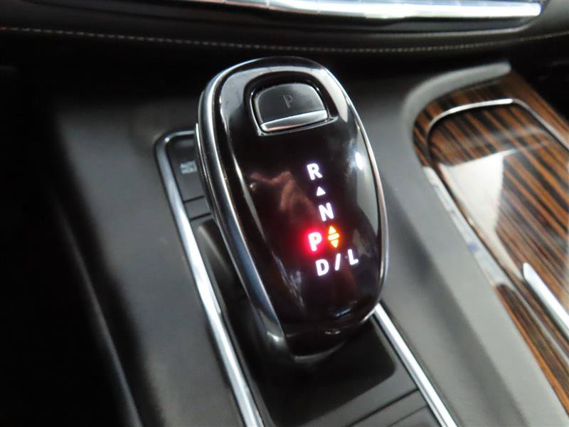 Used 2024 Cadillac Escalade ESV Luxury AWD/4WD image 31