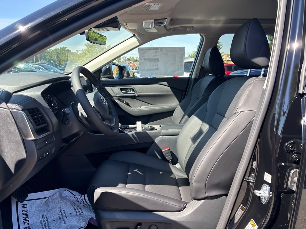 New 2026 Nissan Rogue Dark Armor AWD/4WD image 12