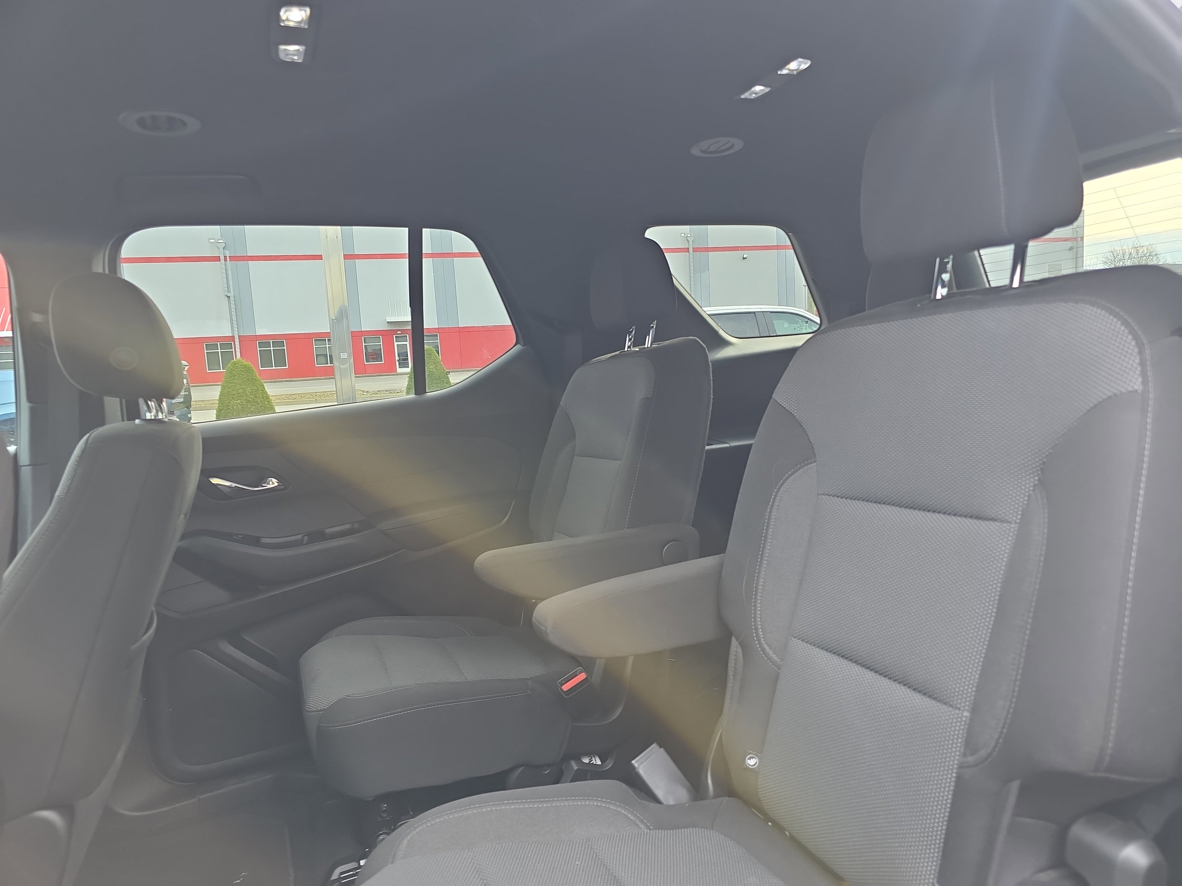 Used 2023 Chevrolet Traverse LT image 14