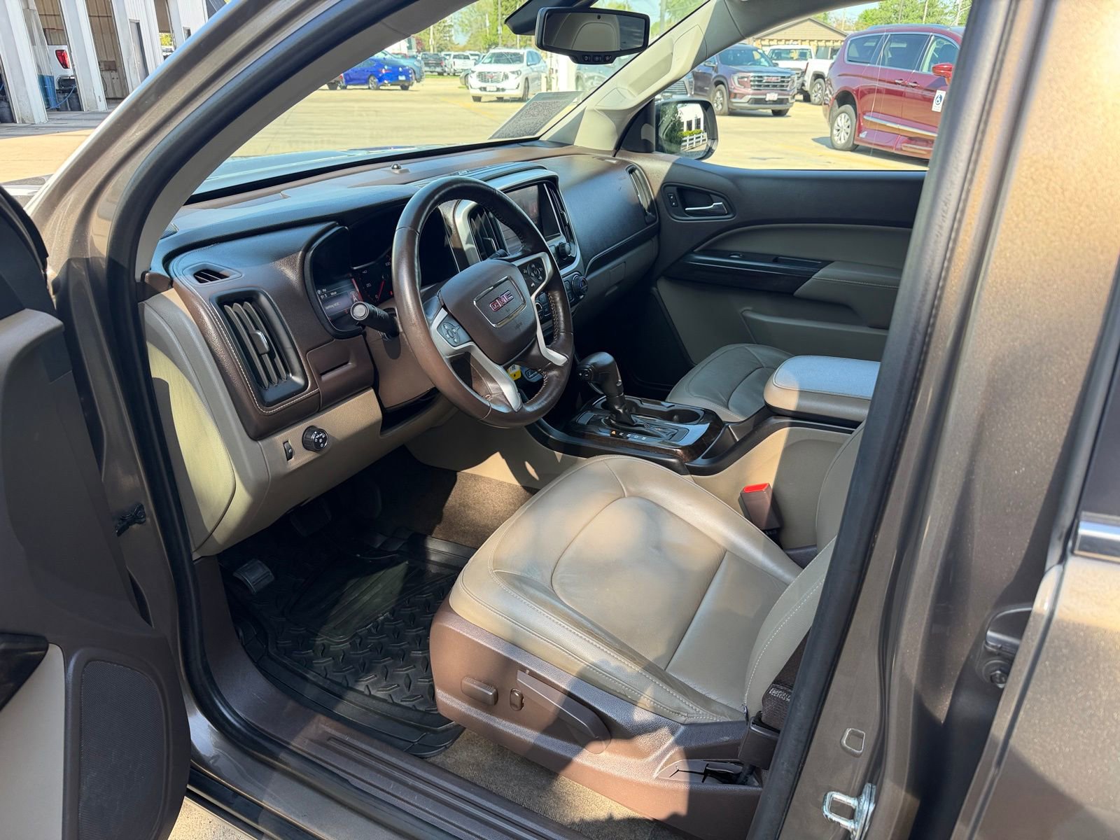 Used 2016 GMC Canyon SLT image 4