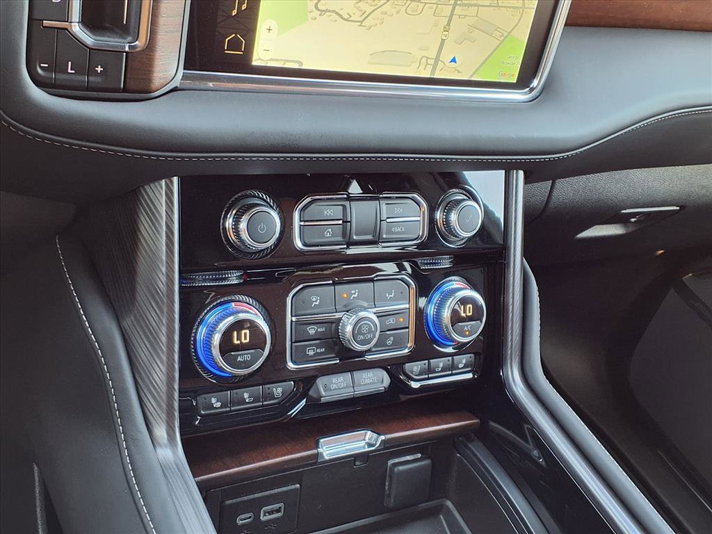 Used 2024 GMC Yukon XL Denali Ultimate image 10