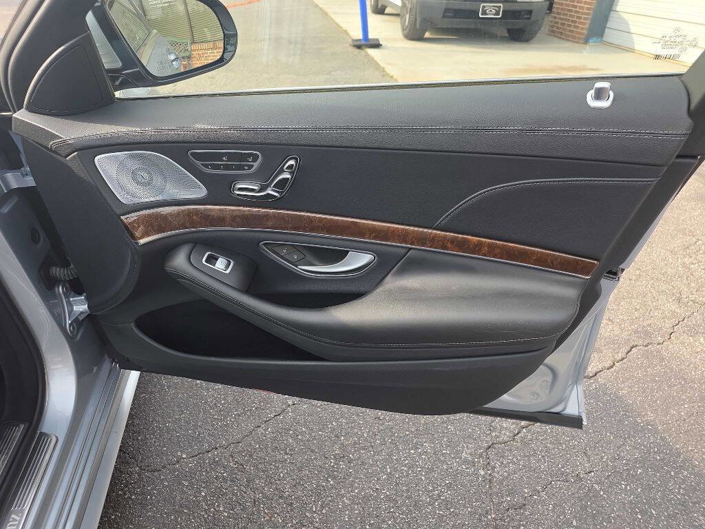 Used 2016 Mercedes-Benz S 550 S 550 4MATIC AWD 4dr Sedan image 31