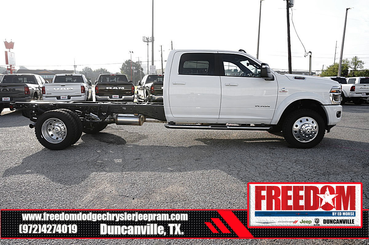 New 2026 RAM 4500 4x4 Crew Cab DRW w/ Laramie Trim Package image 6