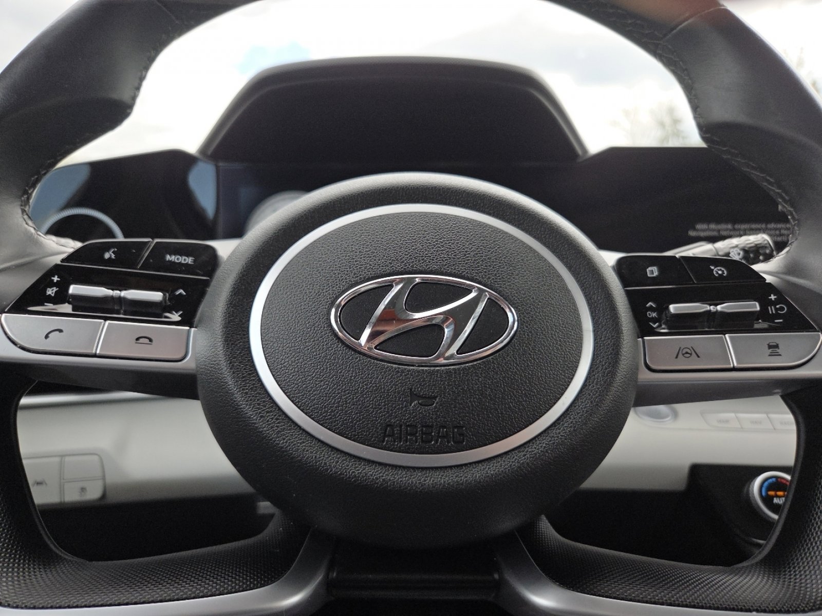 Used 2021 Hyundai Elantra Limited image 30