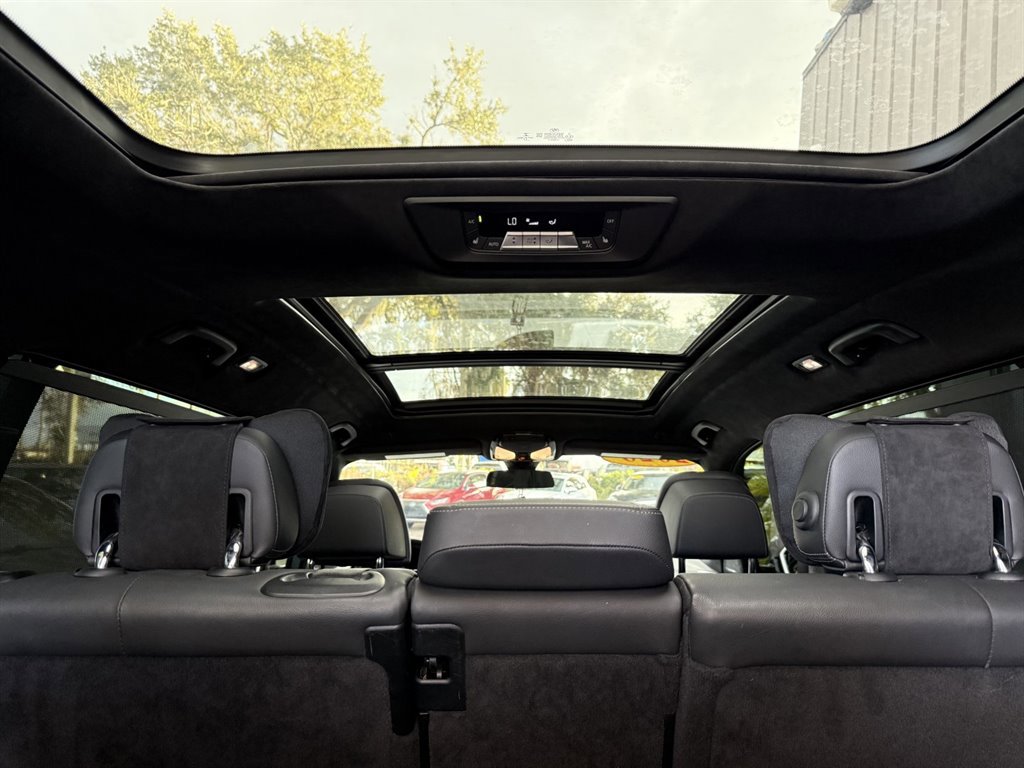 Used 2020 BMW X7 M50i w/ Executive Package image 25