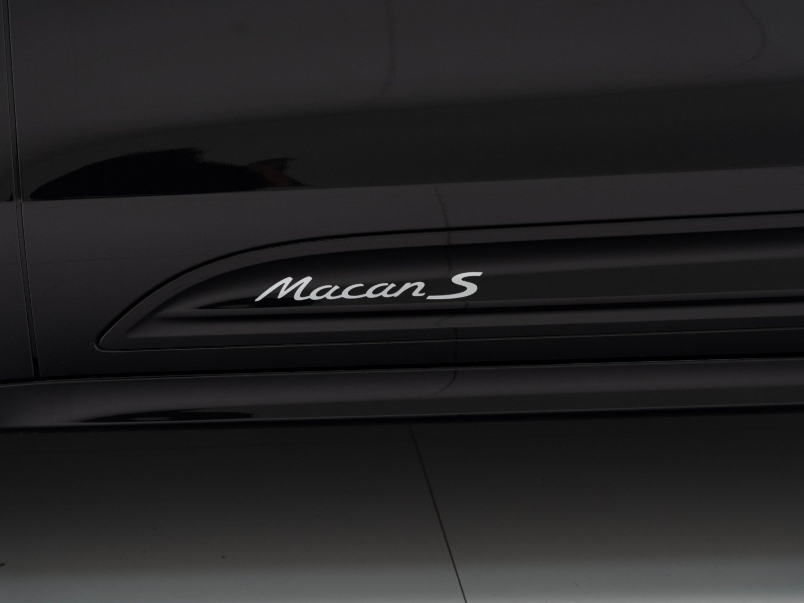 New 2026 Porsche Macan S AWD/4WD image 13