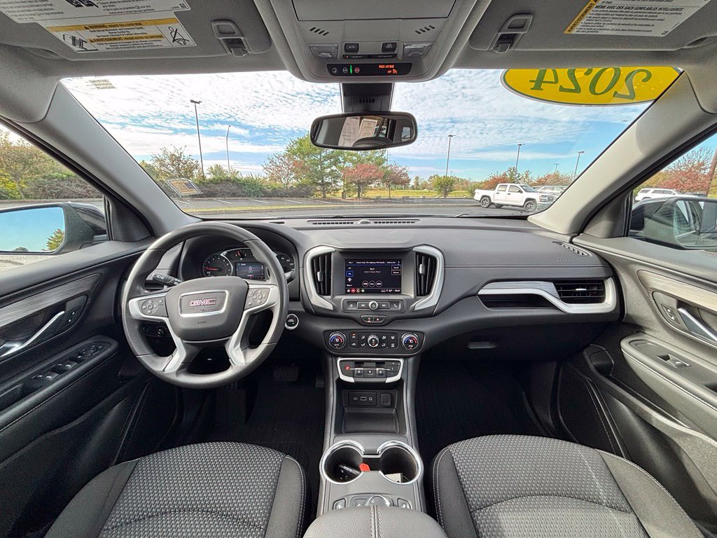 Used 2024 GMC Terrain SLE w/ Driver Convenience Package FWD image 23
