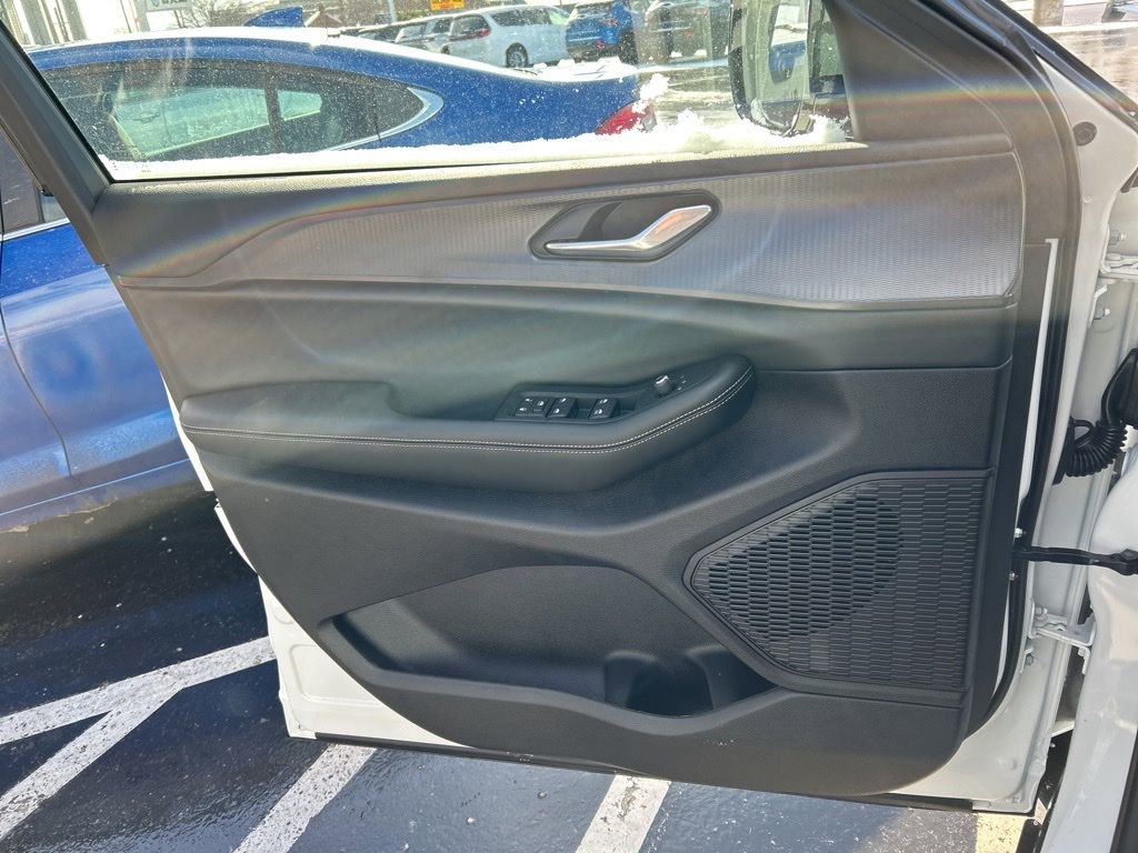 New 2025 Jeep Grand Cherokee Altitude image 17