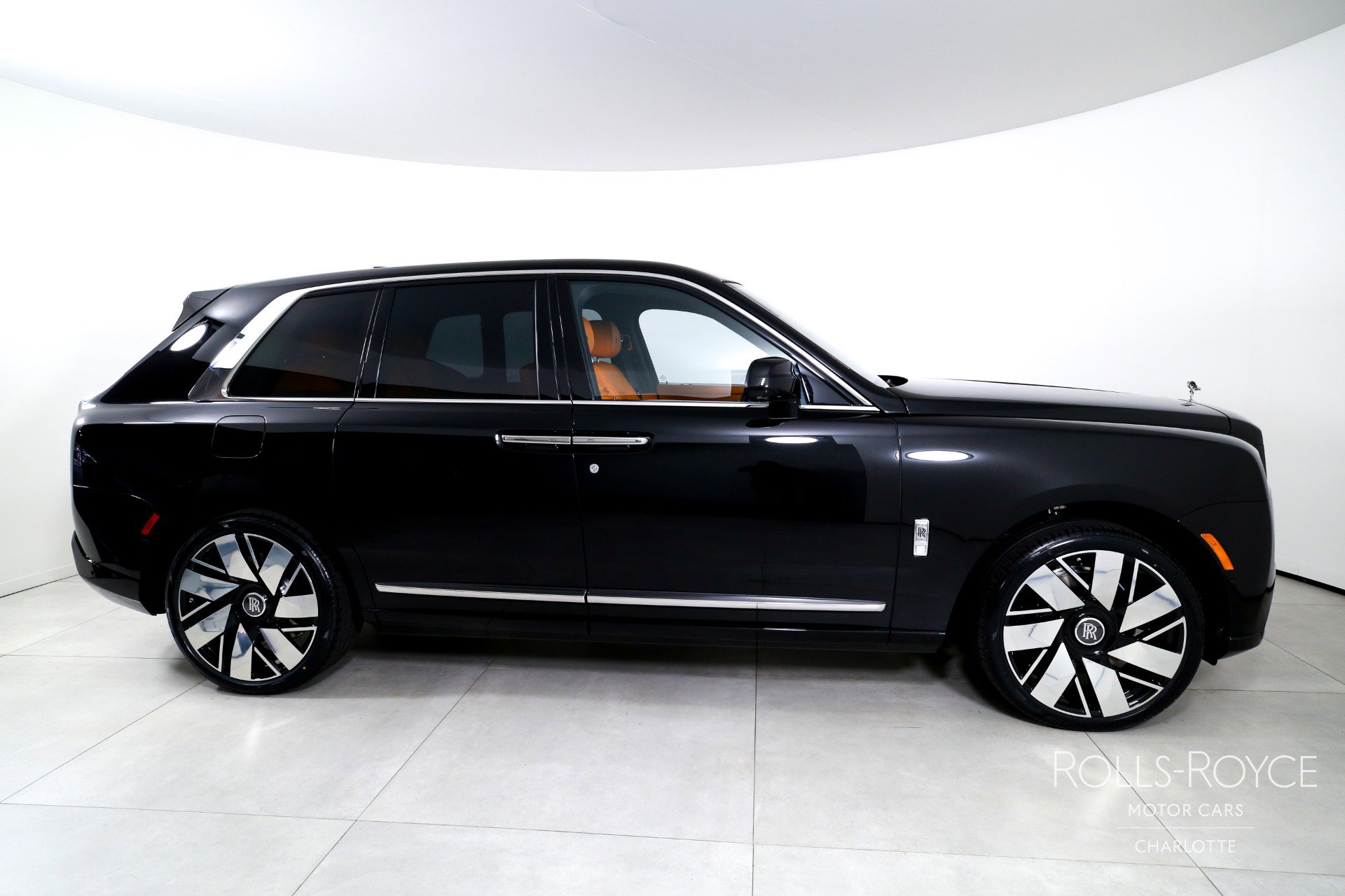 New 2026 Rolls-Royce Cullinan AWD/4WD image 10