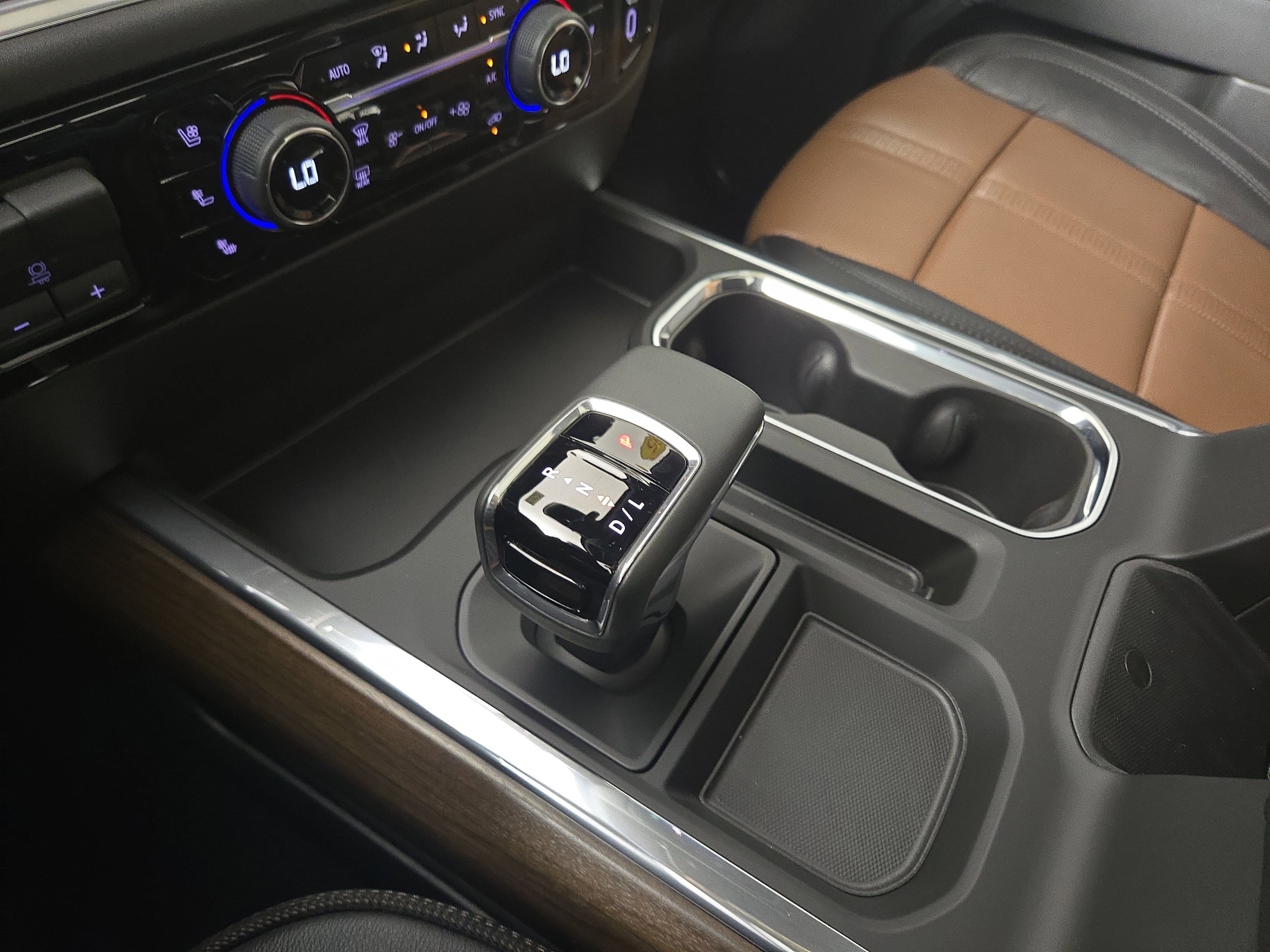 Certified 2025 Chevrolet Silverado 1500 High Country w/ Technology Package AWD/4WD image 23