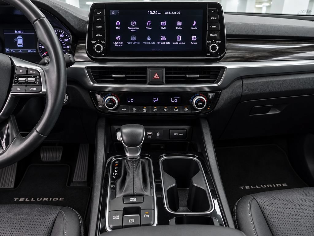 Used 2020 Kia Telluride LX FWD image 18