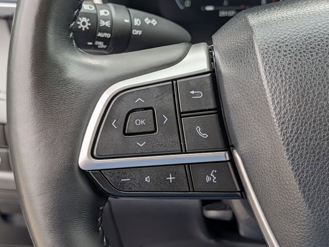 Used 2023 Toyota Highlander Limited image 23