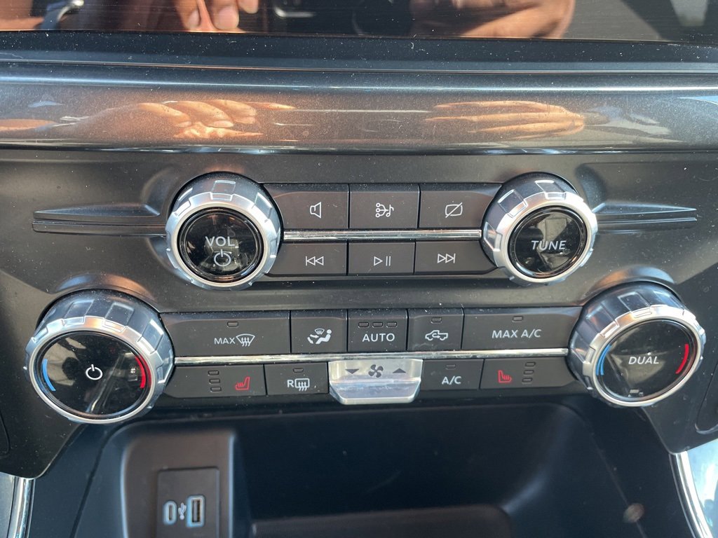 Certified 2022 Ford F150 XLT w/ Equipment Group 302A High image 17