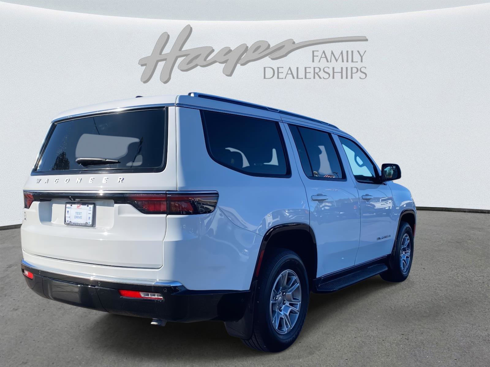 Certified 2024 Jeep Wagoneer 4WD w/ Convenience Group I image 3