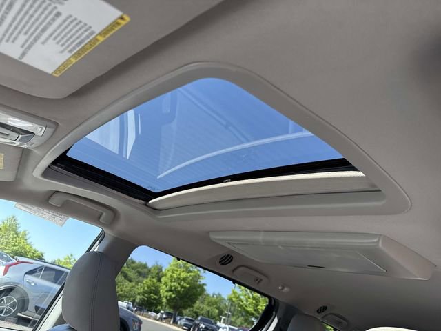 Used 2015 Toyota Sienna XLE Premium FWD image 14