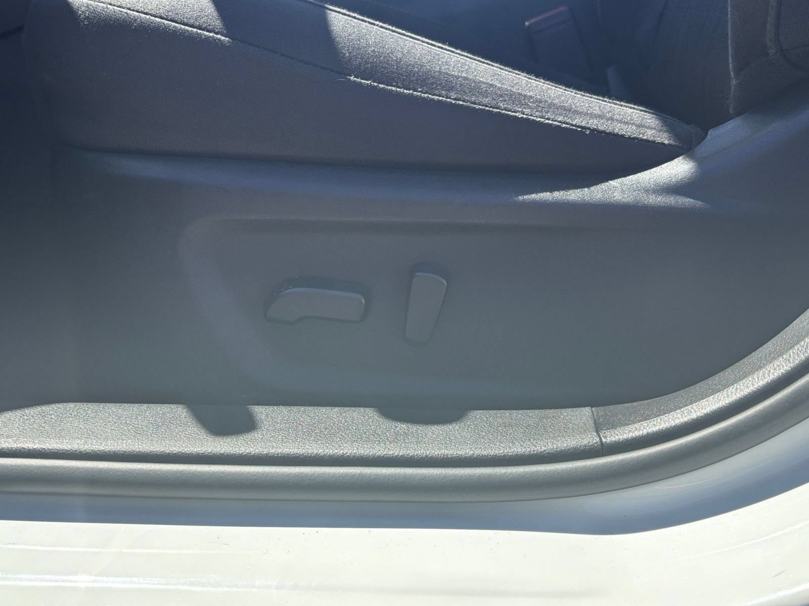 Used 2025 Nissan Altima 2.5 SV FWD image 21