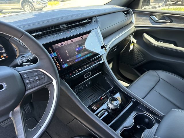 New 2027 Jeep Grand Cherokee Limited AWD/4WD image 28