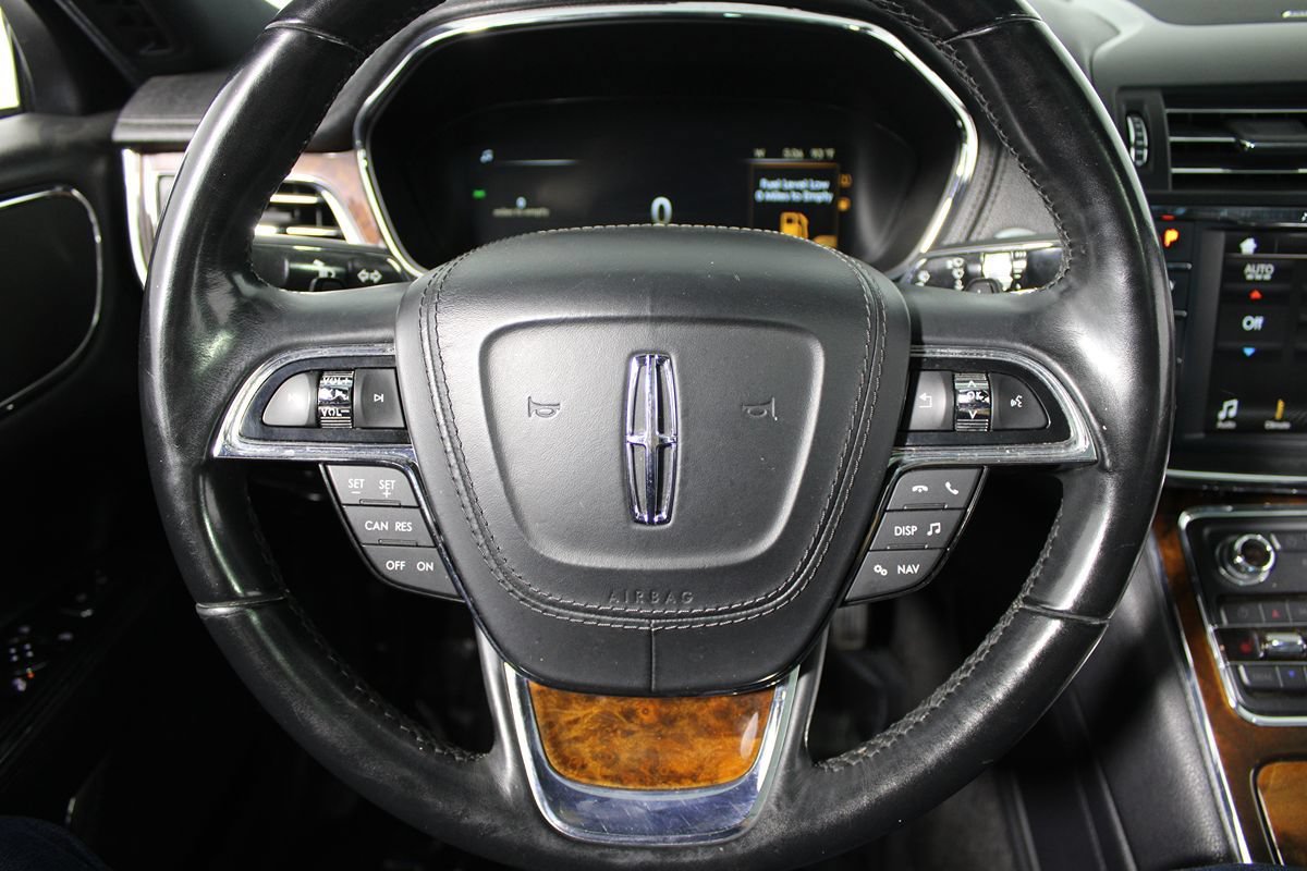 Used 2017 Lincoln Continental Select FWD image 25