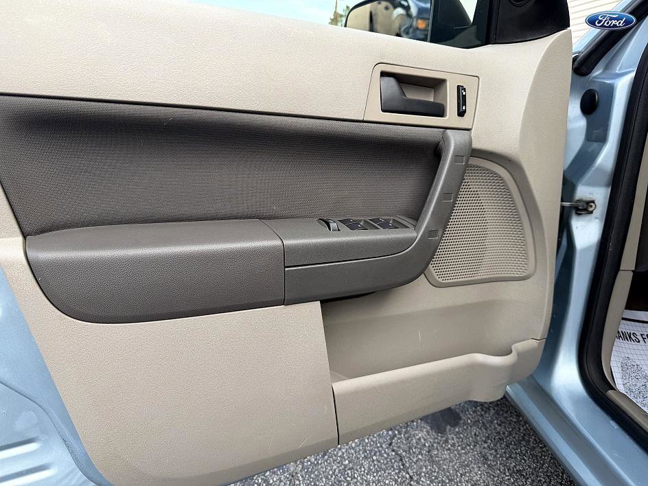 Used 2008 Ford Focus SE image 20