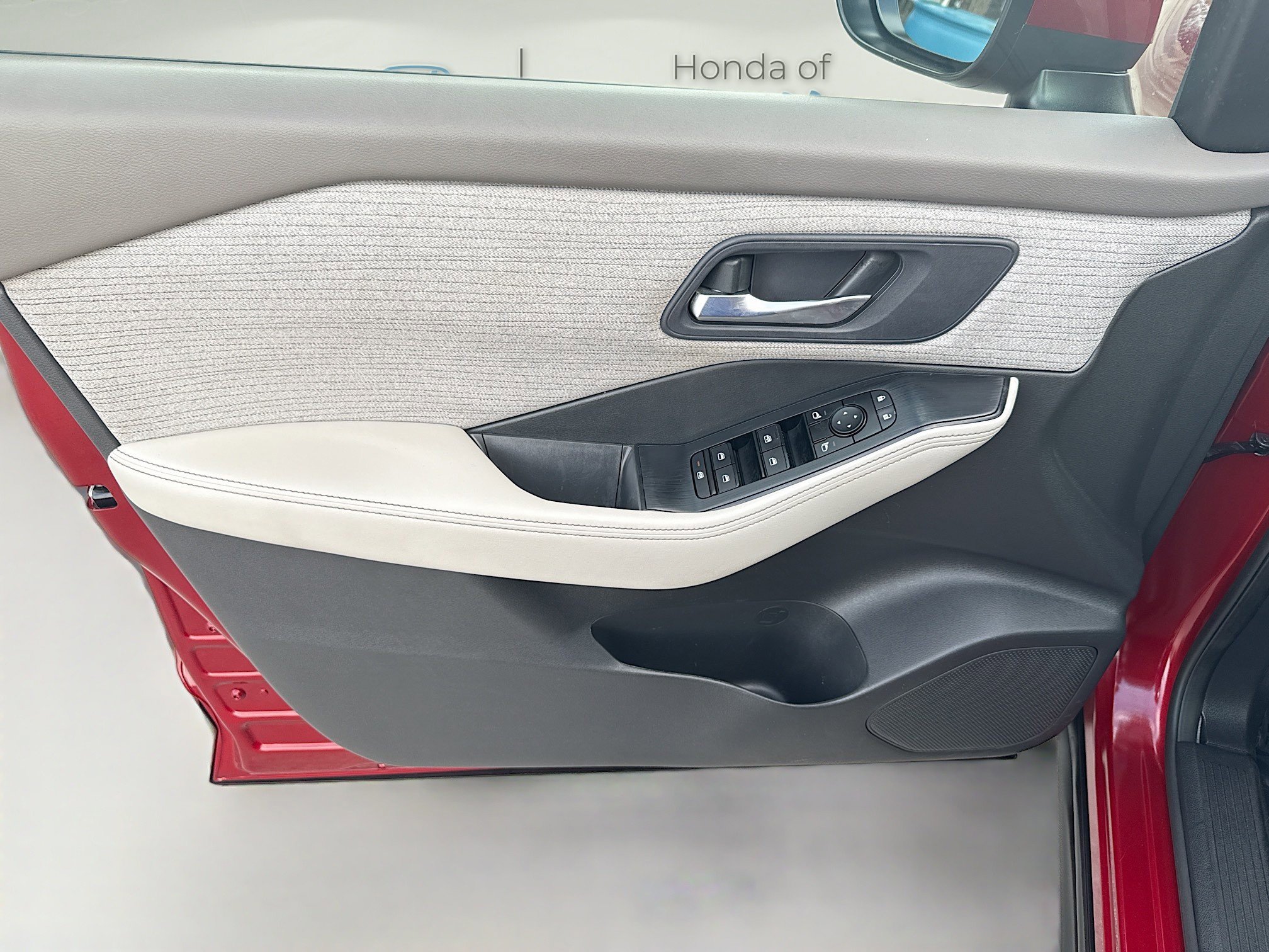 Used 2023 Nissan Rogue SV image 19