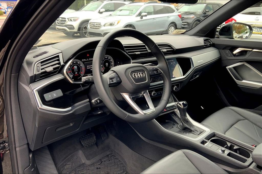 Certified 2024 Audi Q3 2.0T Premium Plus image 18