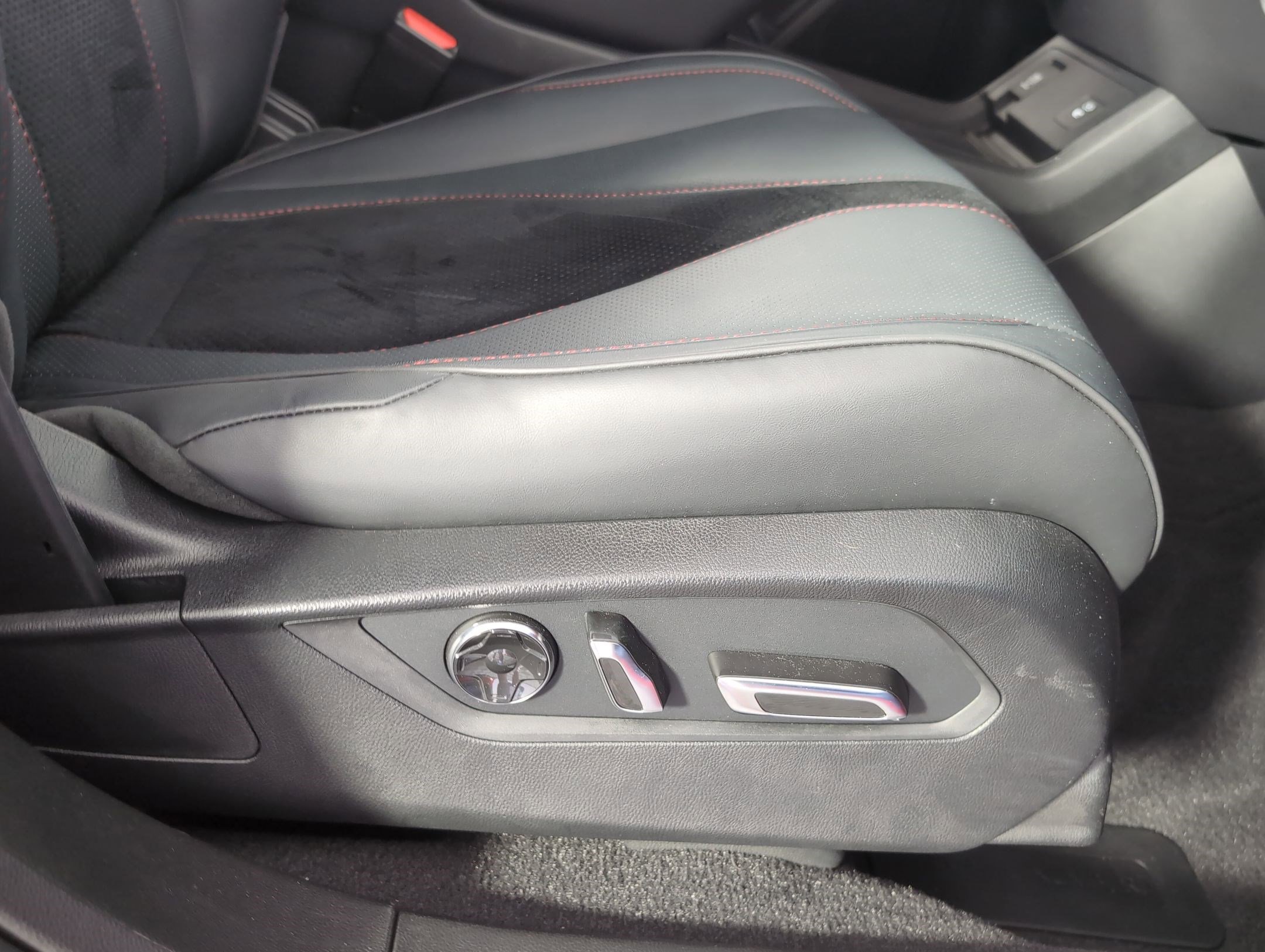 Used 2023 Acura RDX A-Spec image 32