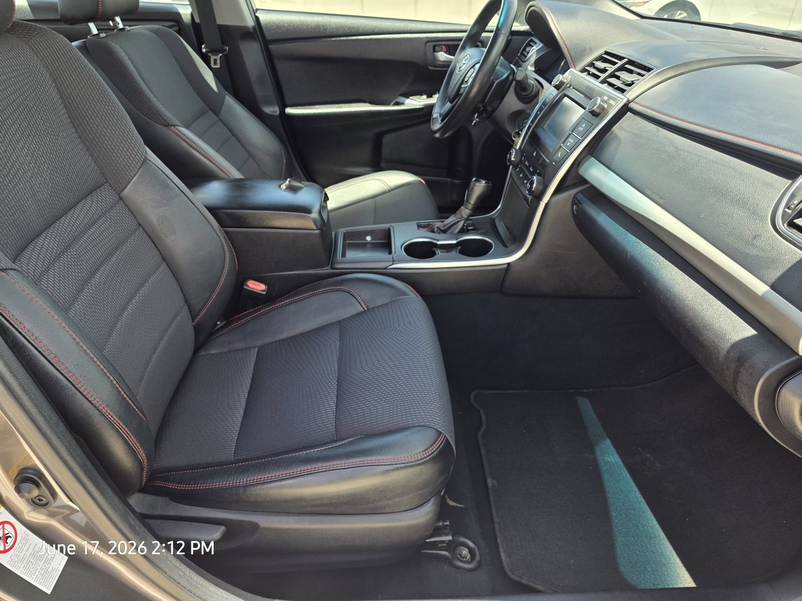 Used 2017 Toyota Camry SE FWD image 16