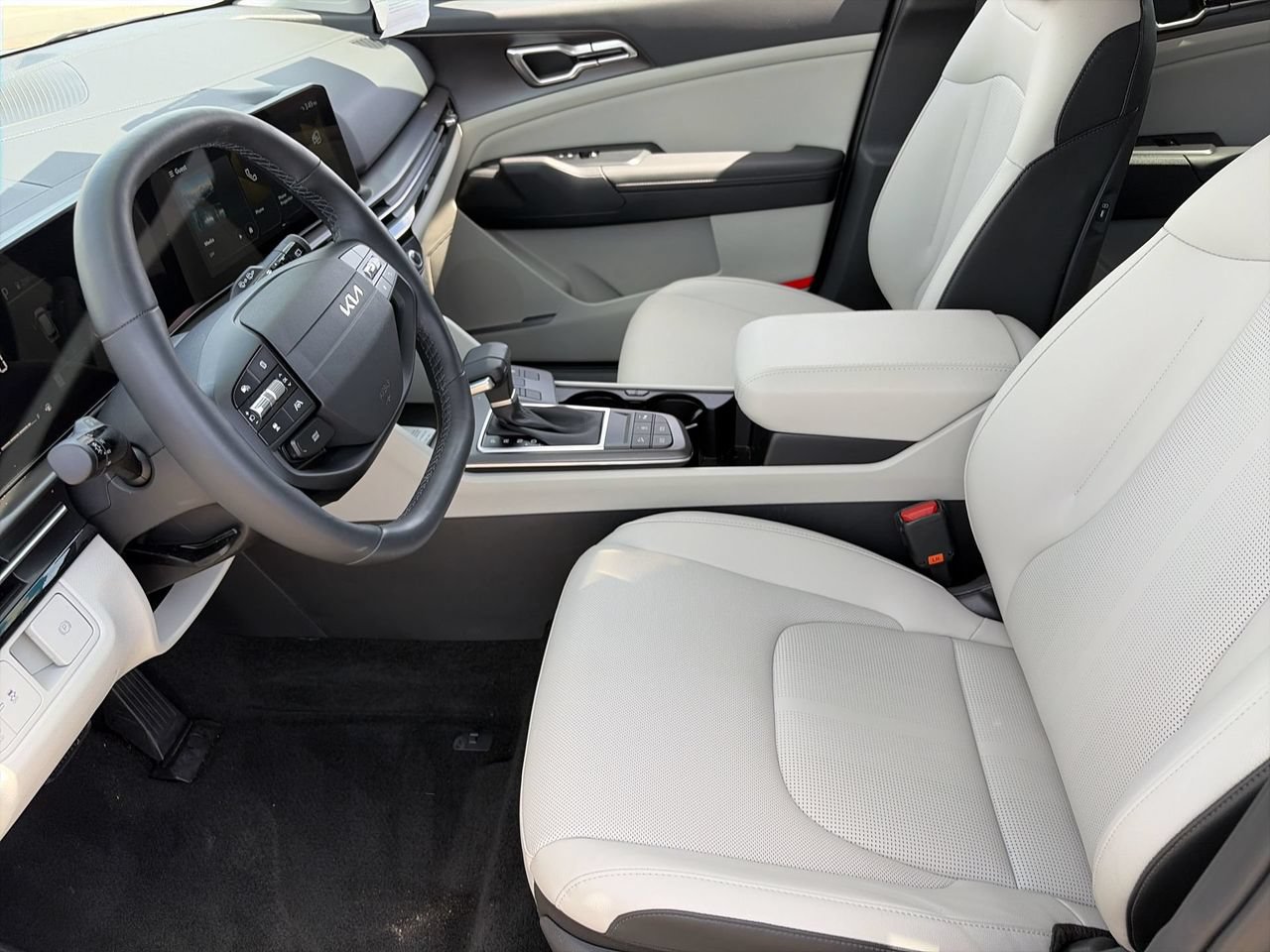 Used 2026 Kia Sportage EX FWD image 19