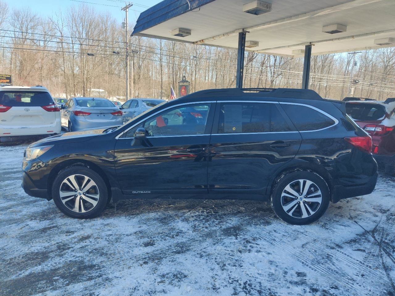 Used 2019 Subaru Outback 3.6R Limited image 3