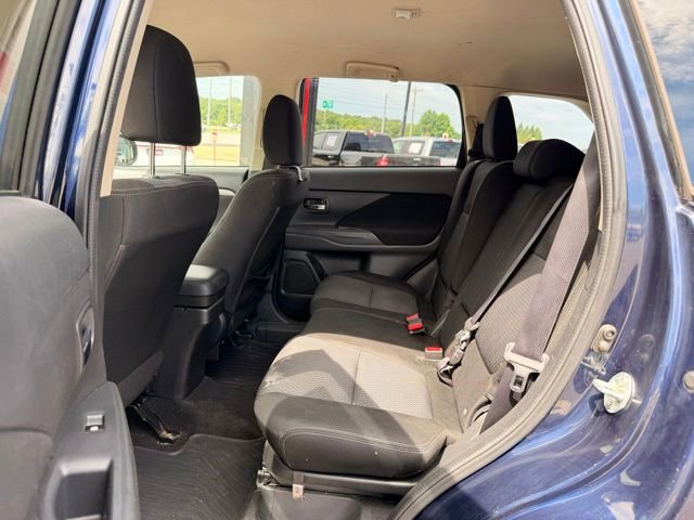 Used 2016 Mitsubishi Outlander SE FWD image 12
