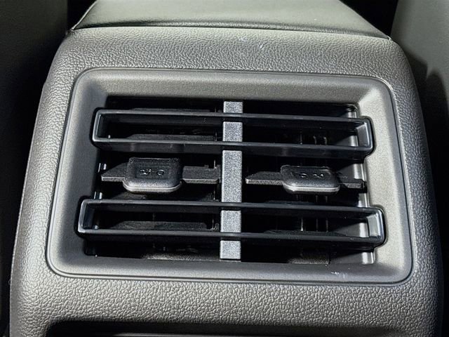 New 2025 Volkswagen Tiguan SE image 27