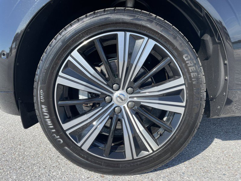 Used 2023 Volvo XC60 B5 Plus w/ Protection Package Premier AWD/4WD image 24
