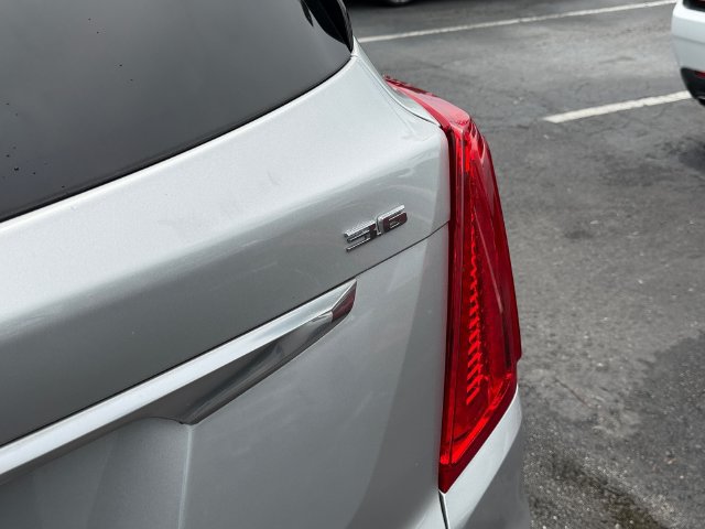 Used 2017 Cadillac XT5 Luxury FWD image 16