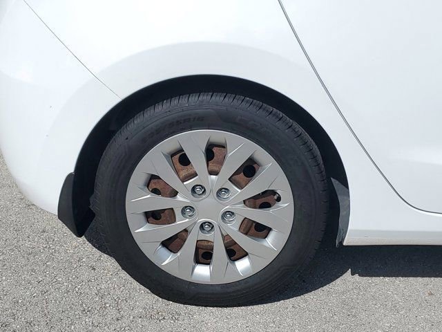 Used 2017 Hyundai Elantra GT image 5