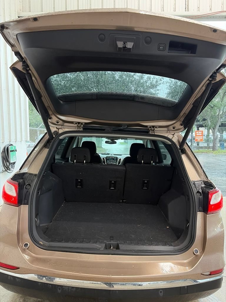 Used 2018 Chevrolet Equinox LT w/ Sun & Infotainment Package FWD image 5