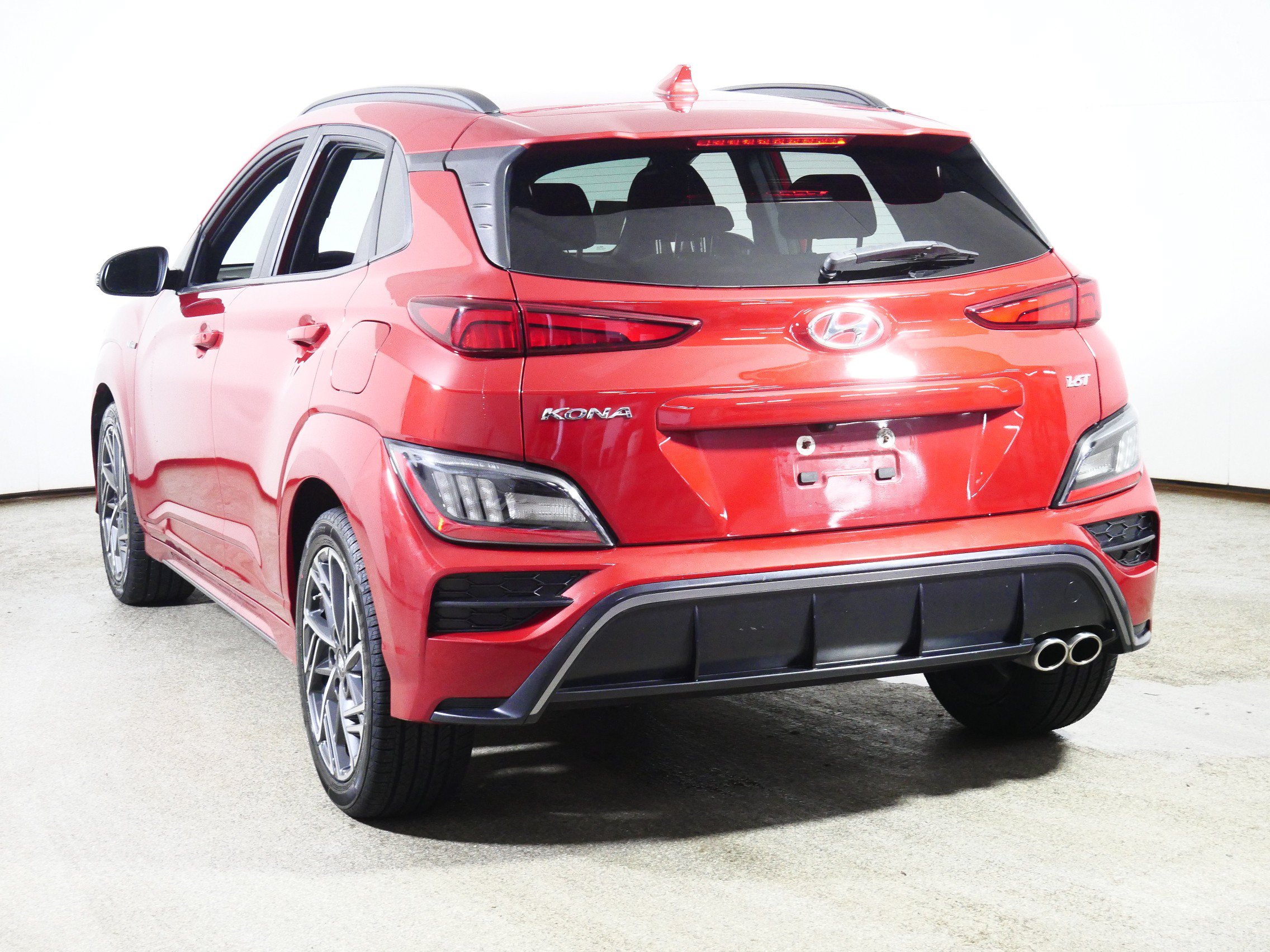 Used 2022 Hyundai Kona N Line w/ Tech Package FWD image 5
