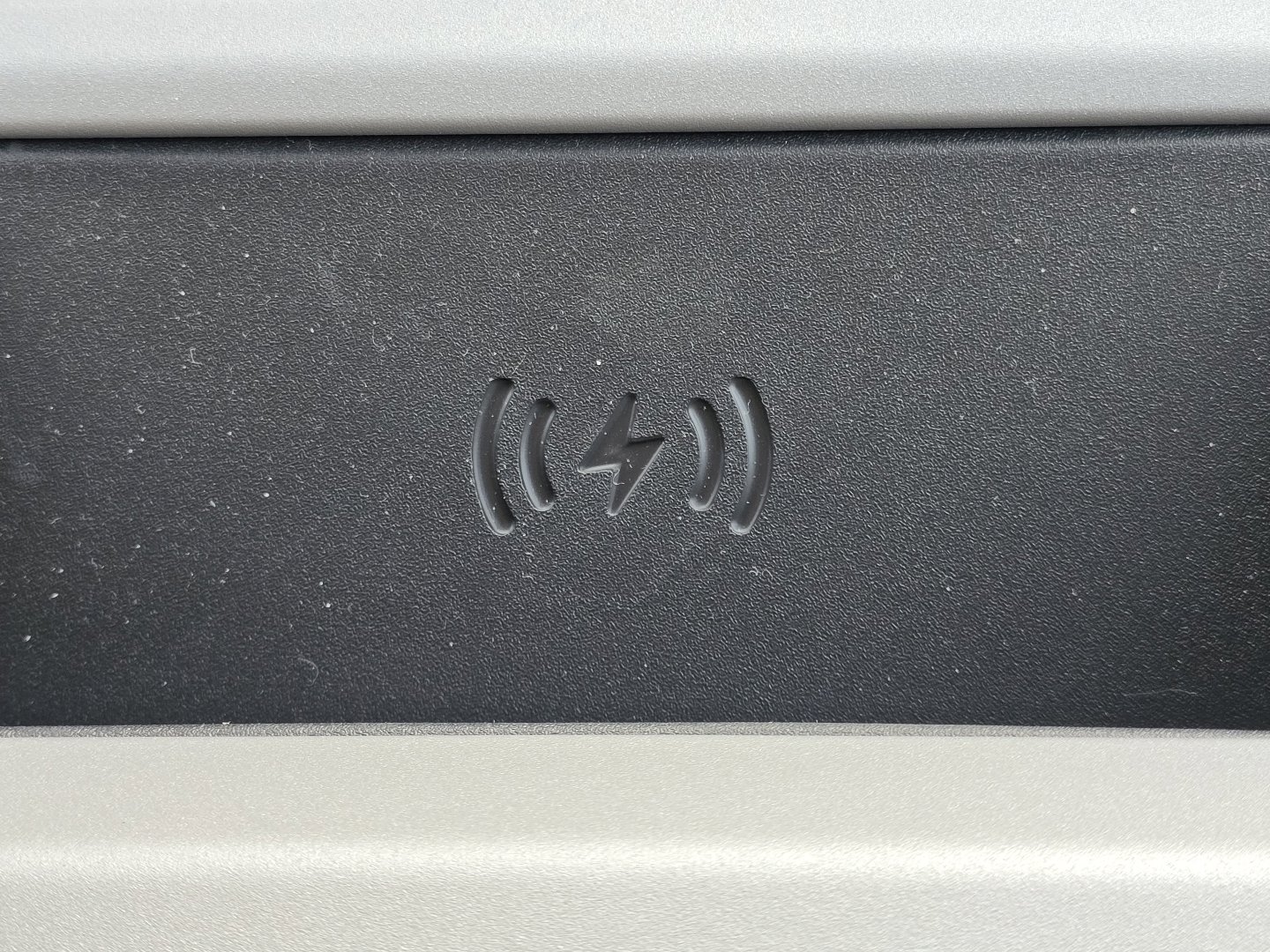 New 2026 Land Rover Defender 130 V8 image 8