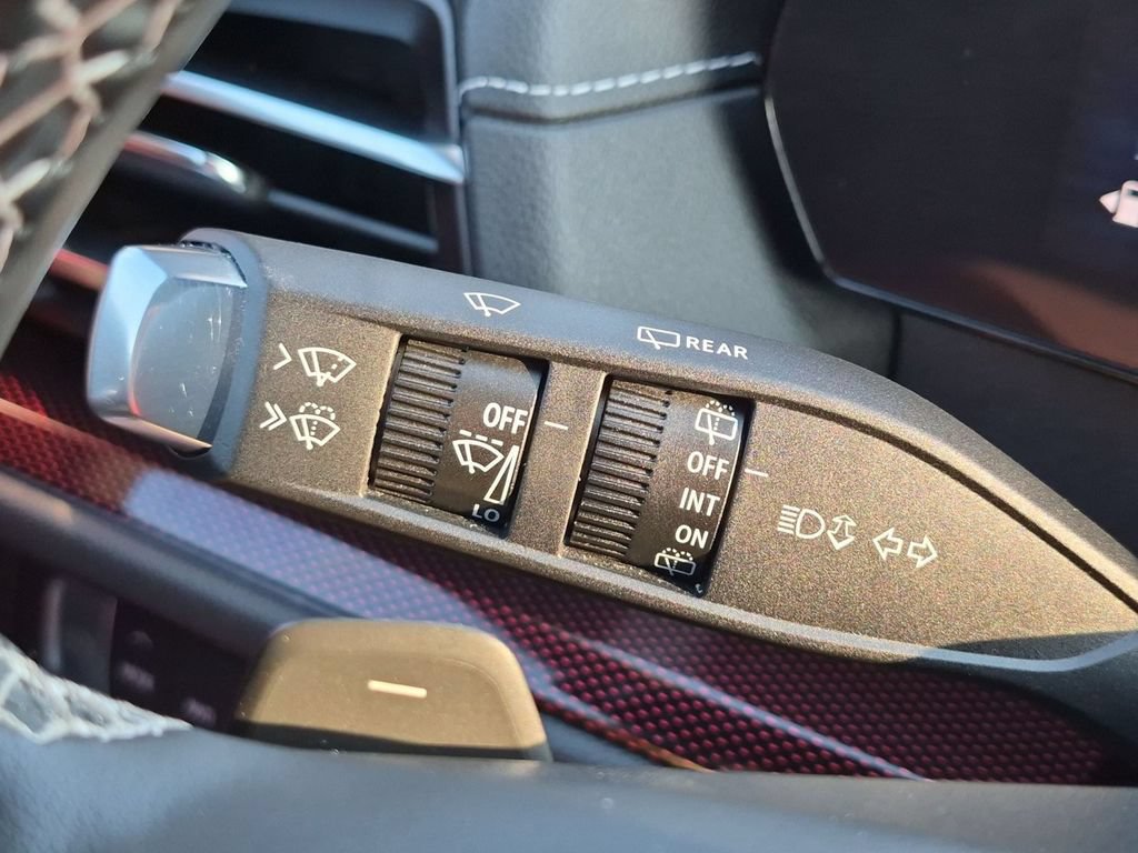 Used 2025 Chevrolet Traverse Z71 AWD/4WD image 21