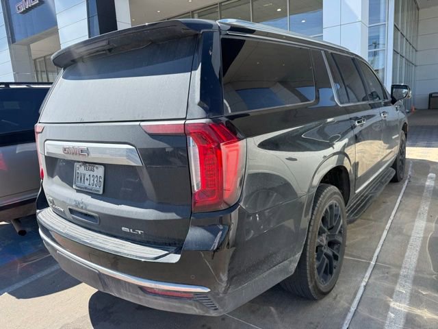 Used 2022 GMC Yukon XL SLT w/ SLT Premium Package image 3