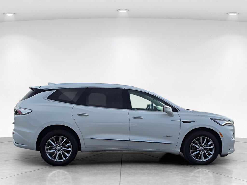Used 2023 Buick Enclave Avenir w/ Avenir Technology Package AWD/4WD image 7