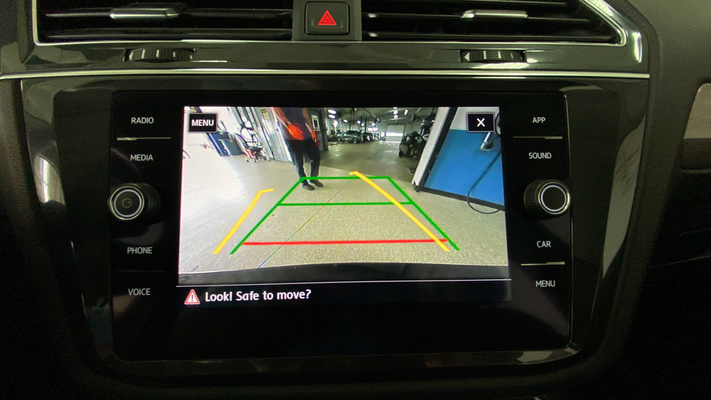 Used 2019 Volkswagen Tiguan SE w/ Panoramic Sunroof Package AWD/4WD image 14