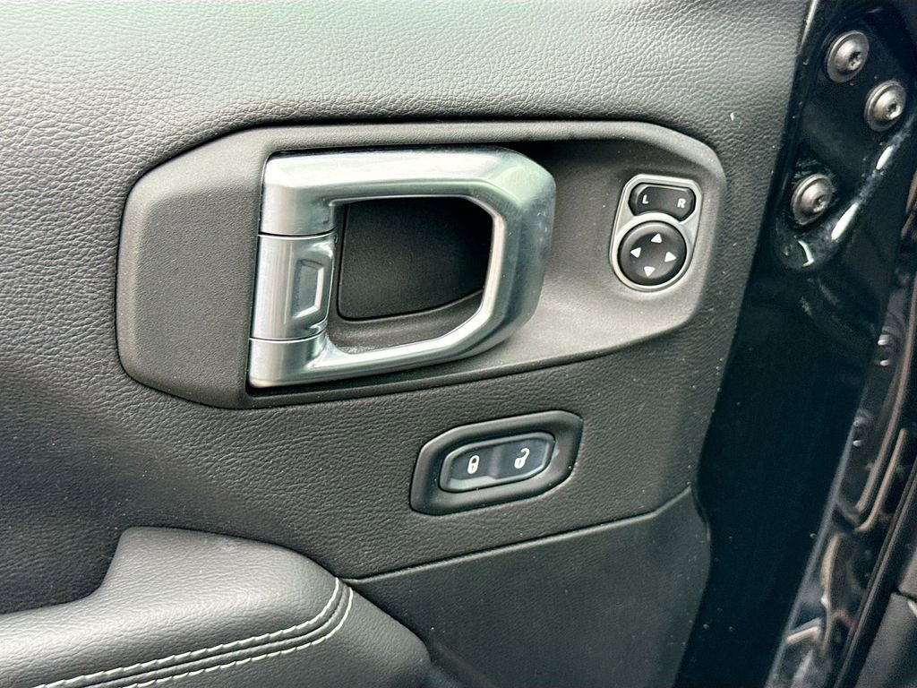 Used 2023 Jeep Wrangler Unlimited Sahara w/ Cold Weather Group image 19