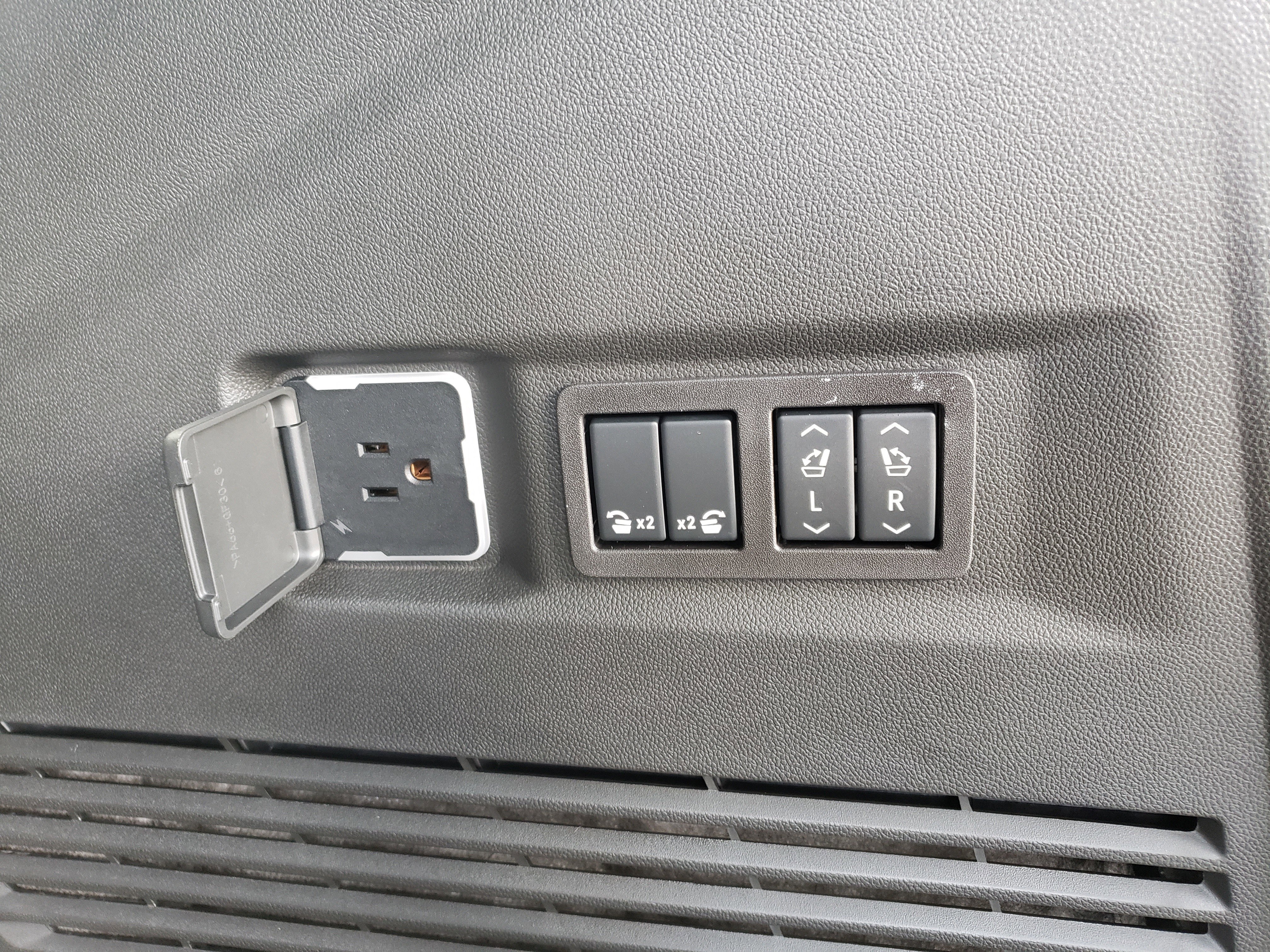 New 2026 Chevrolet Tahoe LT w/ Comfort Package image 11